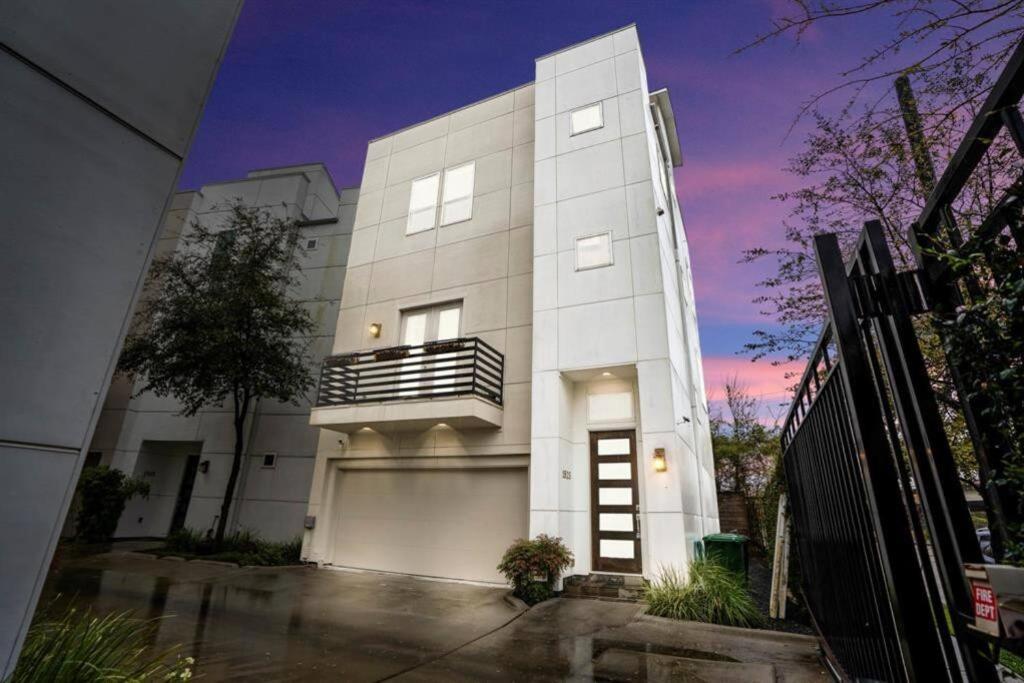 Casa Labella - Downtown Skyline Views - Sleeps 10 Hébergement de vacances