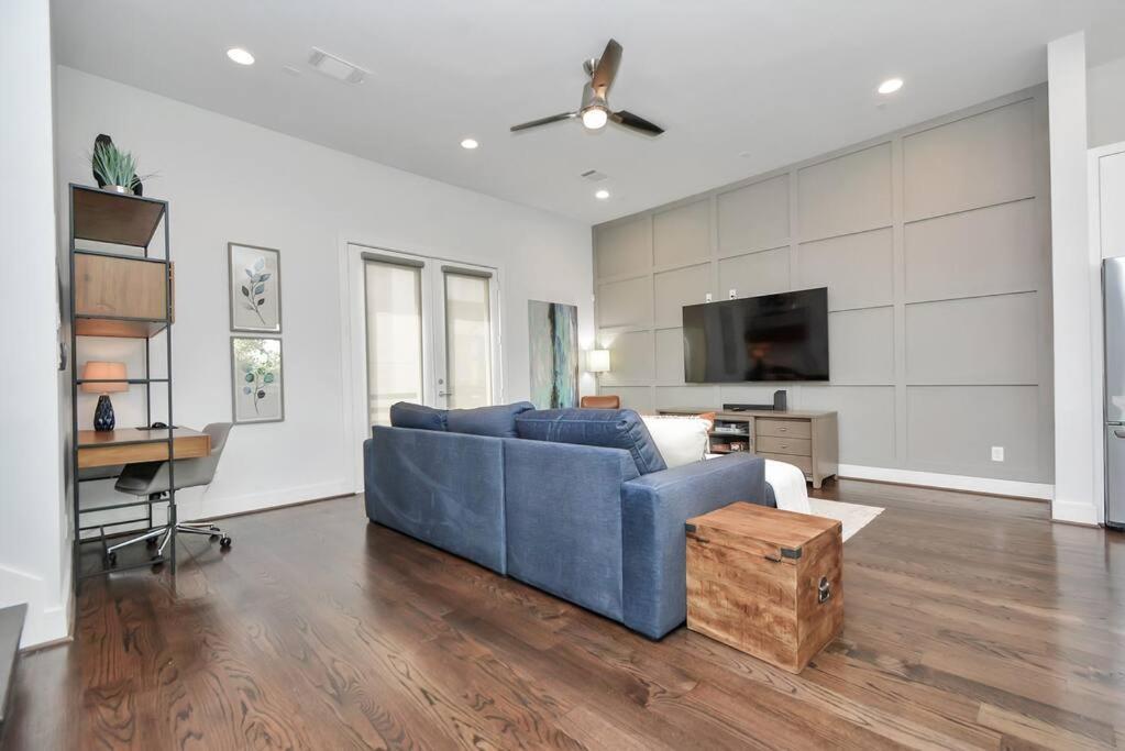 Casa Labella - Downtown Skyline Views - Sleeps 10