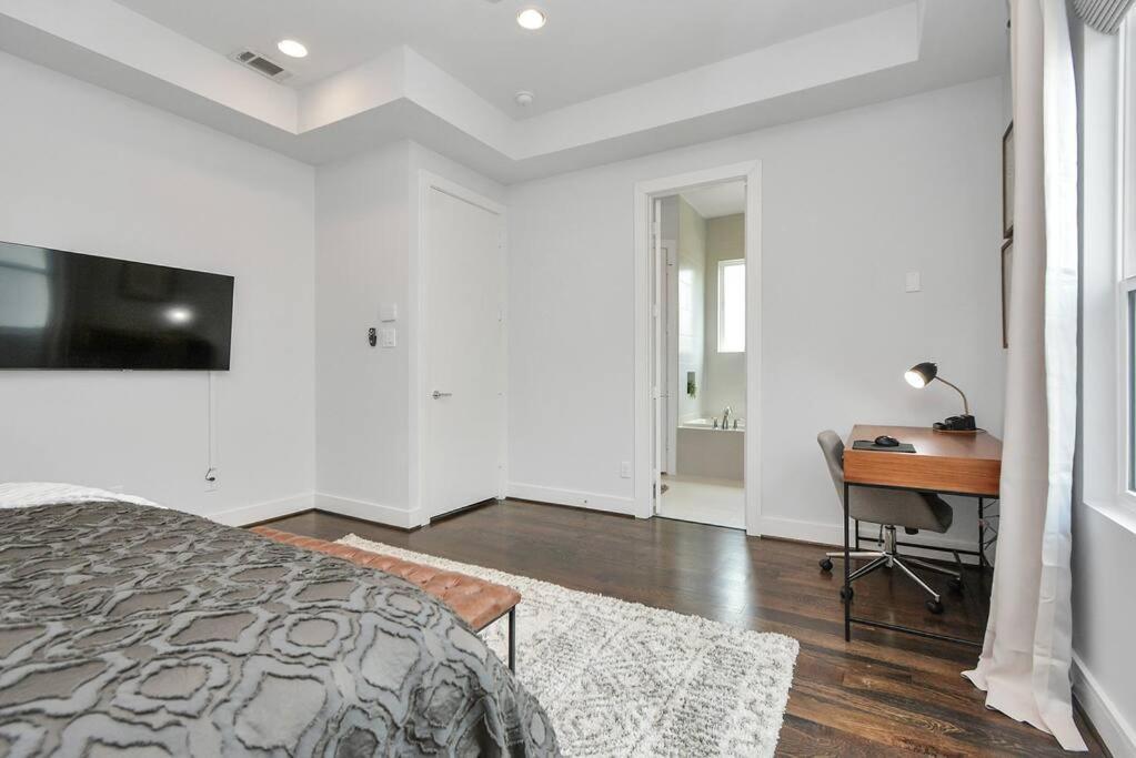 Casa Labella - Downtown Skyline Views - Sleeps 10 * Houston